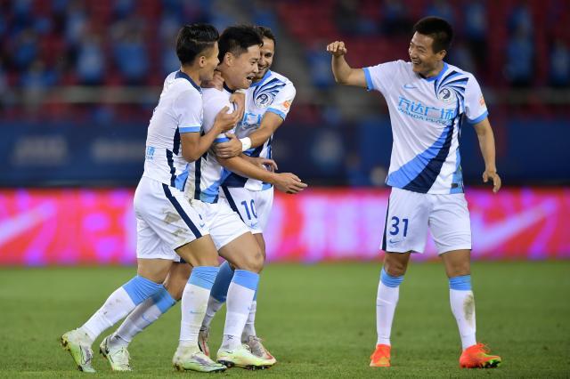 星空体育中国-新援融入让压着打升级 大连人掀起恐怖进攻风暴