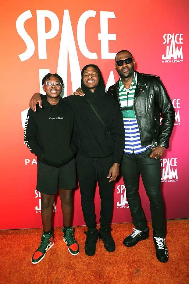 当詹姆斯从皇帝变成父亲，他收敛起锋芒却更有温情