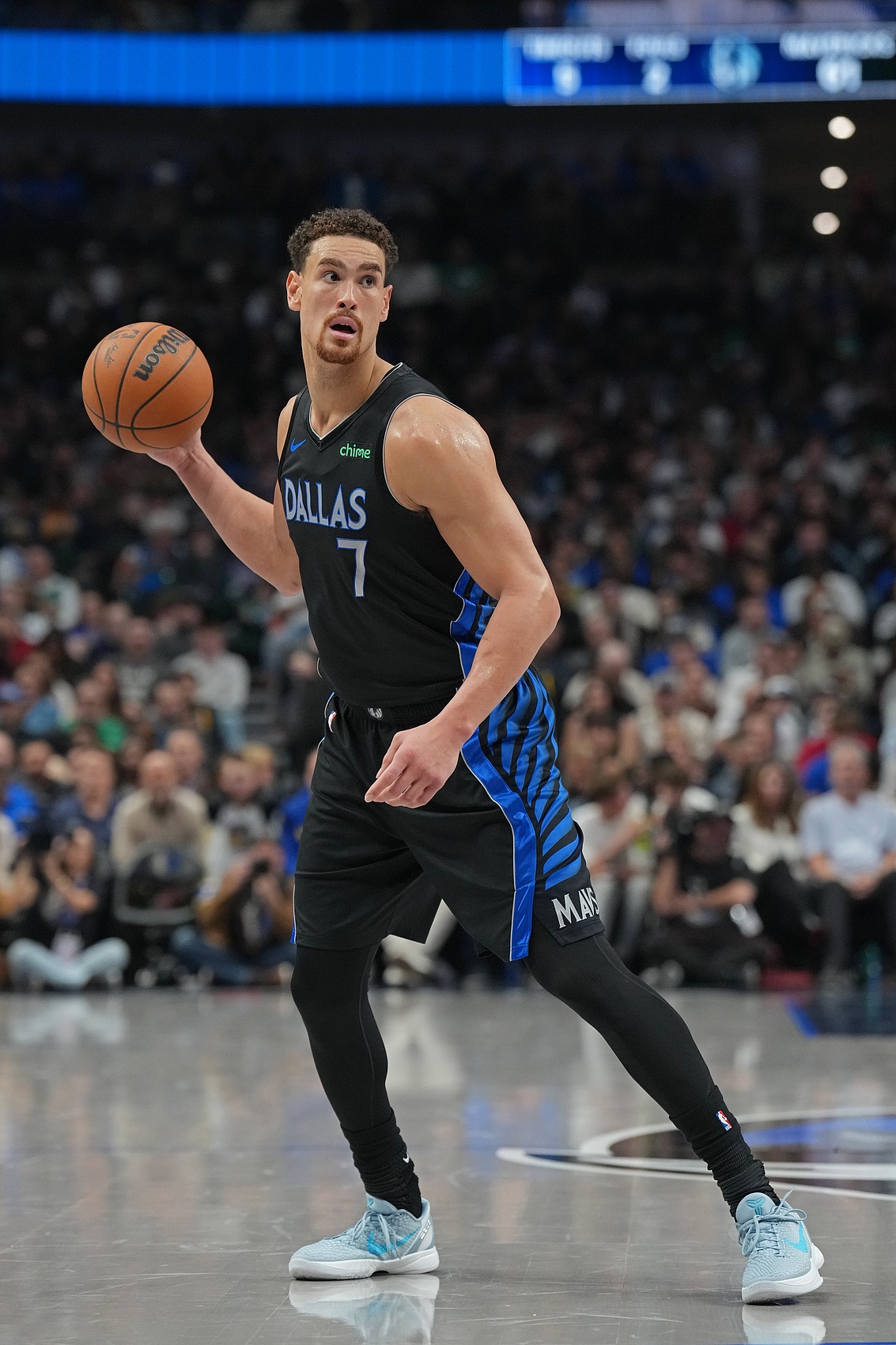 星空体育中国-克里斯蒂：德怀特·鲍威尔总是做正确的事 能与他并肩作战是享受