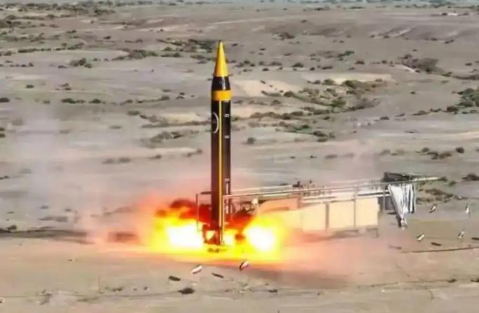 星空体育中国-伊朗发射超重型导弹打击以色列!携带1吨重弹头、射程达2000公里,可覆盖以色列全境